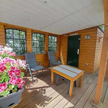 Zeeweg Chalet *
